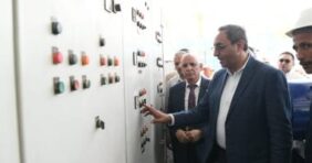 تخدم 50 ألف نسمة.. محافظ قنا يفتتح محطة مياه أبو شوشة المدمجة